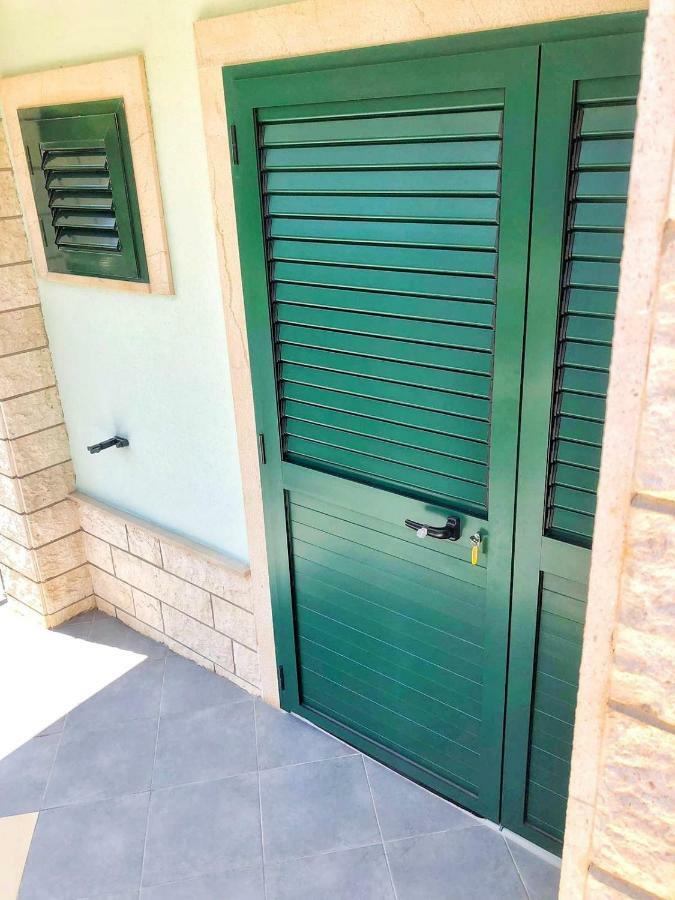 Studio Apartman Noa Apartment Trogir Exterior photo